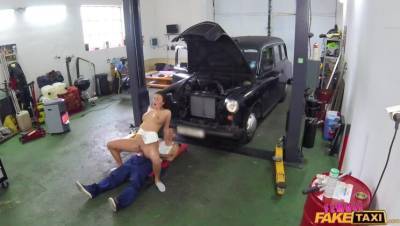 Getting Down and Dirty at Garage - porntry.com