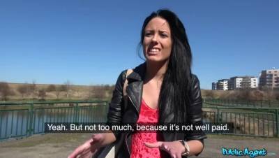 Horny art student swallows cumload - veryfreeporn.com