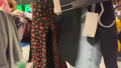 The Girl Worked Out The Purchase Right In The Locker Room Of The Shopping Center - hclips.com