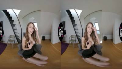 Stripzvr Busty Doll - hclips.com