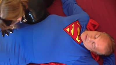 Superman Fucks Catwoman - hclips.com