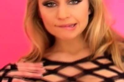 Big Tits Blonde Super Babe Is - nvdvid.com