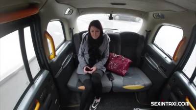 Skinny Redhead Shows How To Suck - upornia.com - Czech Republic