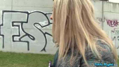 Cute Russian with Bald Shaven Pussy - porntry.com - Russia