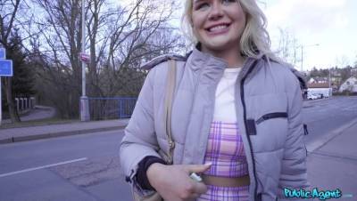 Nick Ross - Martin Gun - British tourist sucks Czech dick - xxxfiles.com - Britain - Czech Republic