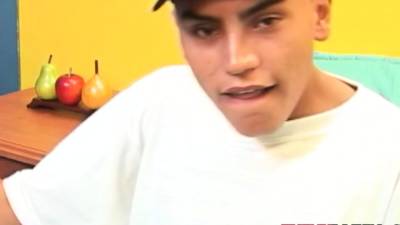 Latino twink spraying jizz during solo - nvdvid.com