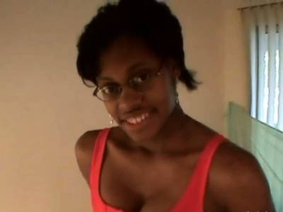 Hot ebony teen sucks - nvdvid.com