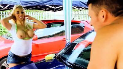 BIG TIT AND NIPPLE CARWASH TEEN TALK COLLEGE FRIEND TO FUCK - nvdvid.com