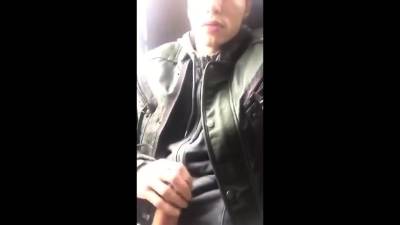 Wanking on a Bus - nvdvid.com