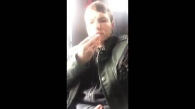 Wanking on a Bus - nvdvid.com