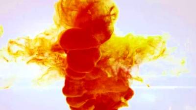 Tattooed And Desperate To Pee - webmaster.drtuber.com