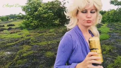 Slut Tourist Agreed To Give Blowjob To A Strange Guy And Let Him Cum On Her Pretty Face - upornia.com