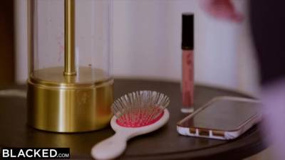 Gorgeous Blonde Fangirl Gets Creampied By Crush Jax - upornia.com