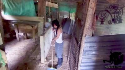 Farm Girl Is Bitten By An Insect I Help Her But The Situation Is Hot . I Cum In Her Face - hotmovs.com