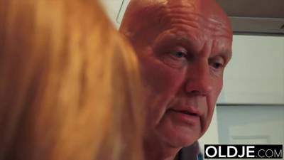 Teen has anal sex with grandpa and she likes his cock - hotmovs.com