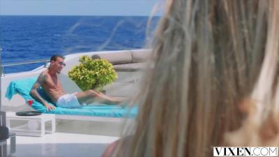 VIXEN Alone of vacay, sexy Freya finds a new distraction - txxx.com