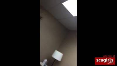 Girl has a new friend - icpvid.com