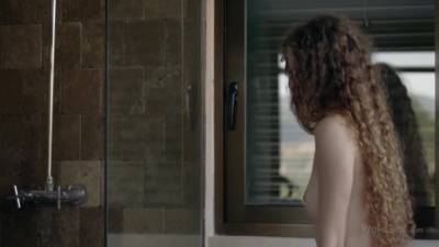 Vanessa - A Date In A Shower - upornia.com