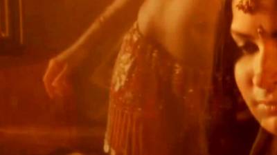 Sexy Brunette Babe Belly Dancing So - nvdvid.com