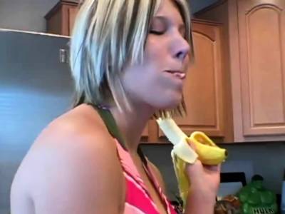 Teen banana tease - icpvid.com