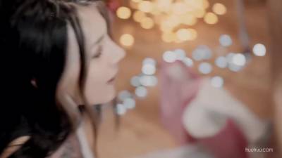 Nayomi Sharp And Kate Truu In Amazing Xmas Party In 3way With Two Santa Girls - upornia.com