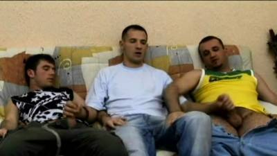 We have these horny gay guys on this feat as they get it on - webmaster.drtuber.com