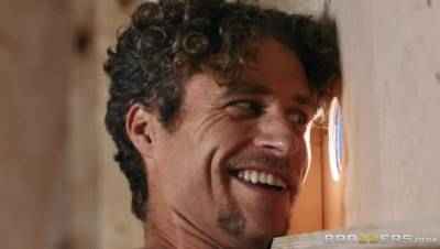 Michael Vegas - Mackenzie Moss - Secret Roommate - xxxfiles.com