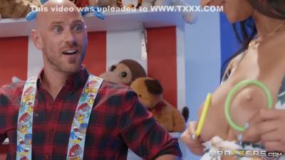 Eliza Ibarra - Johnny Sins - Johnny Sins And Eliza Ibarra - Got Almost Caught While Cheating On Her Silly Bf - upornia.com