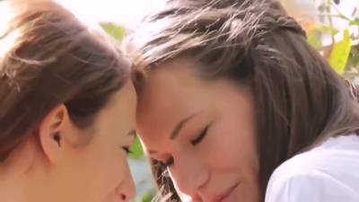 Girls In The Vineyard - hclips.com