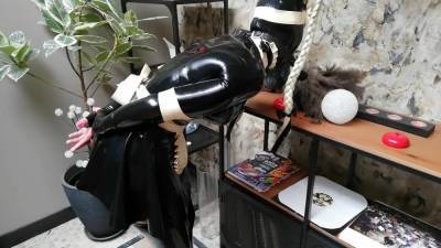 mj soubrette en latex soumise - txxx.com - France