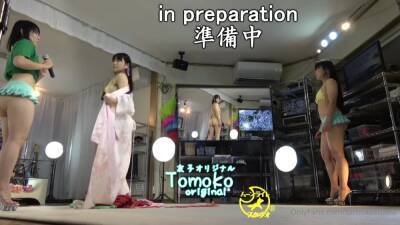 Azmi21 Tomoko Dancing In Thong - hclips.com