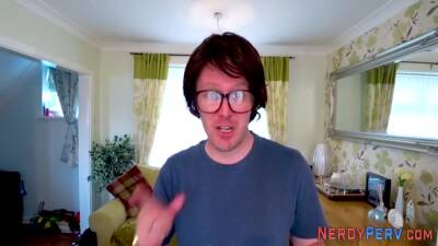 Yorkshire Perv Gets Blowjob And Sperms - upornia.com