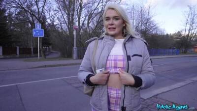 Nick Ross - Martin Gun - British tourist sucks Czech dick - veryfreeporn.com - Britain - Czech Republic