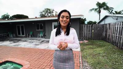 Alina Belle Single Real Estate Agent Gets Bonked - nvdvid.com - Brazil