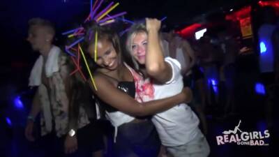 Frolickin Party Grls - upornia.com