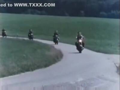 Der Verbumste Motorrad Club (rubin Film) - upornia.com