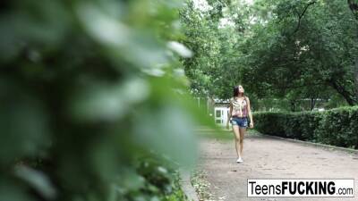 Cute Aleksandra meets him in the park for creampie fun - sexu.com - Russia