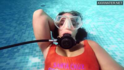Hottest Underwater Masturbation With Amelie Bruna - hclips.com