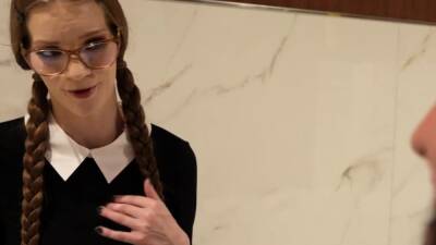 Peter gets a feeling that Erin is one of those naughty nerds - icpvid.com