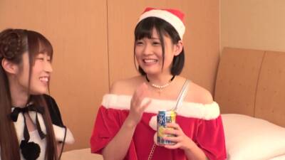 コスプレ自撮り中のスレンダー美少女をナンパ - txxx.com - Japan