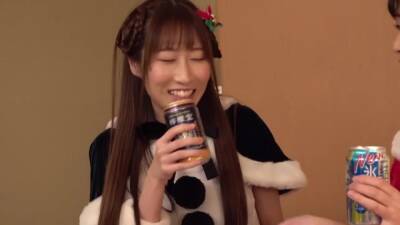 コスプレ自撮り中のスレンダー美少女をナンパ - txxx.com - Japan