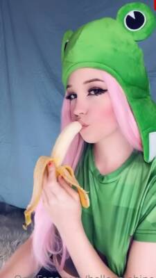 New - Eating Banana - 23 December 2020 - hclips.com