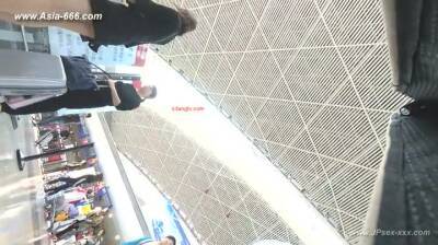 peeping chinese amateur upskirt.*** - hclips.com - China