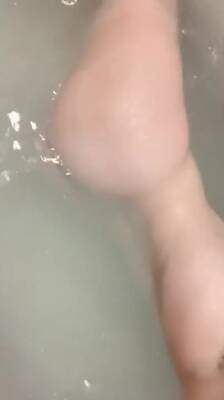 Ernaburn Nude In The Bathtub - hclips.com