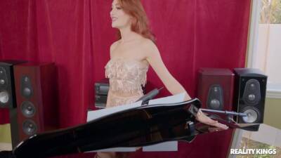 Lacy Lennon In Operatic Warm Up - hclips.com