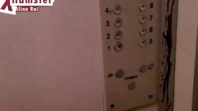 My Wife Paid For The Pizza. Blowjob As A Bonus - upornia.com