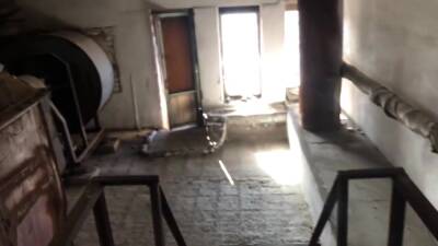 She Jerked Off Her Boyfriend On The Balcony And He Finished On Her Ass - hclips.com