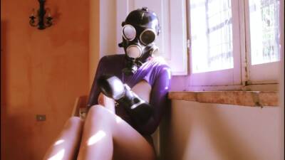 In Gasmask And Bondage Masturbating - hclips.com