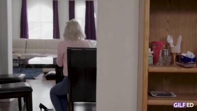 Enjoy Her Daughters It Boyfriend Under The Table - upornia.com