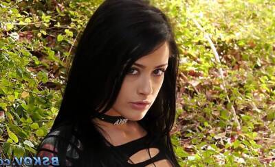 Gothic teenager sucks - sunporno.com